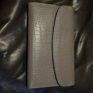 | bey•berk | Jewelry Clutch